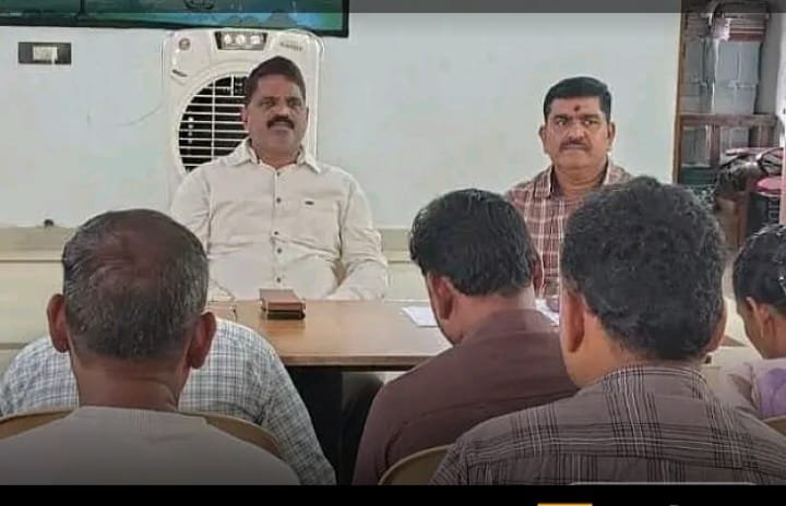 అడ్డతీగల ఉపాధి పనుల పై సమీక్ష....